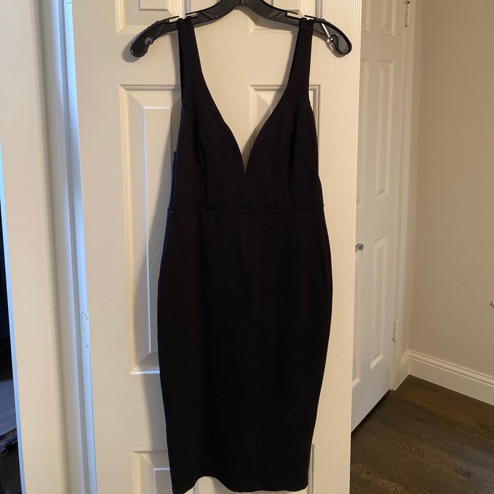 Black bodycon dress